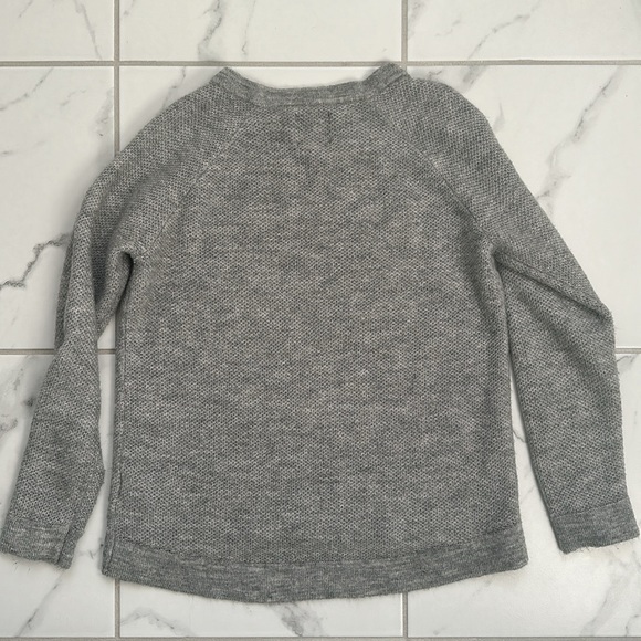 Women’s Sweater - Picture 3 of 3